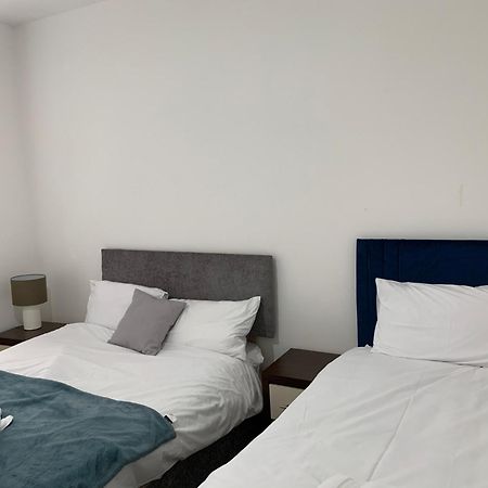 Beautiful All Room En-Suite 4 Bedrooms House , Free Parking, Wifi, Corporate, Contractors, Family Relocation, Contact Us For Long Term Rate 伊尔福德 外观 照片